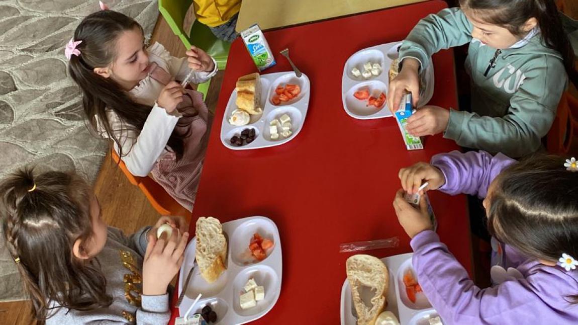Okul Öncesi Öğrencilerine Ücretsiz Yemek Uygulaması Başladı